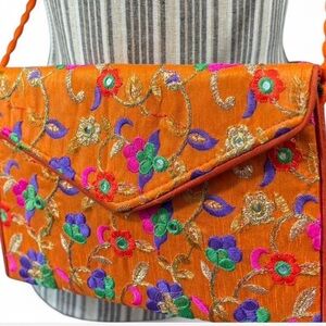 Adorable festival vibes colorful orange vintage purse
